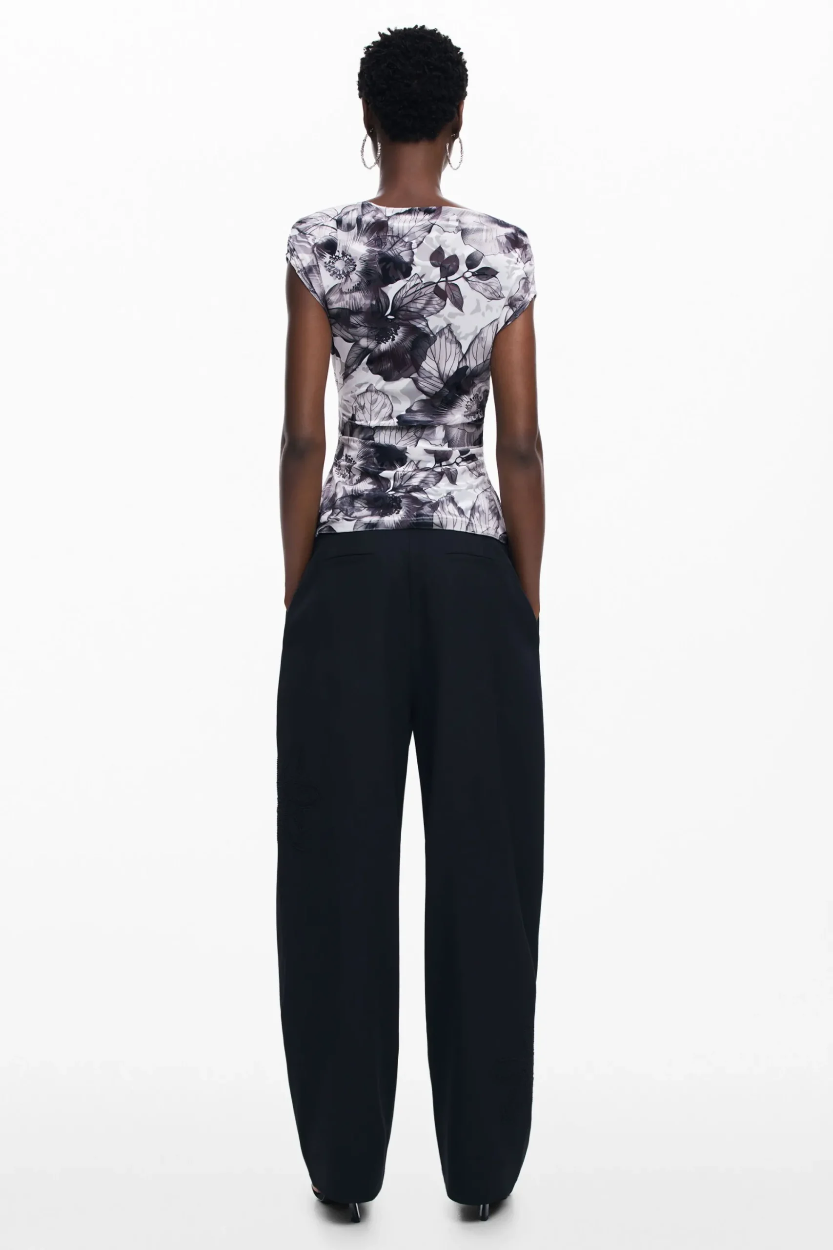 Camisas E Blusas|T-shirts<Desigual Camiseta assimétrica com flores