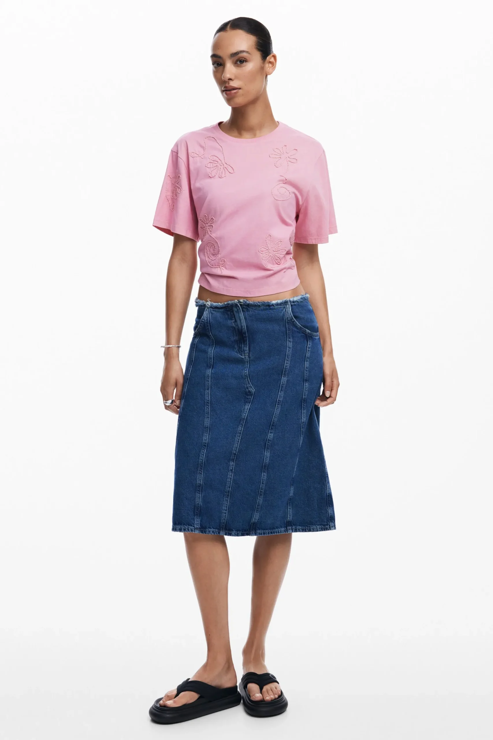 Camisas E Blusas|T-shirts<Desigual Camiseta com flores bordadas