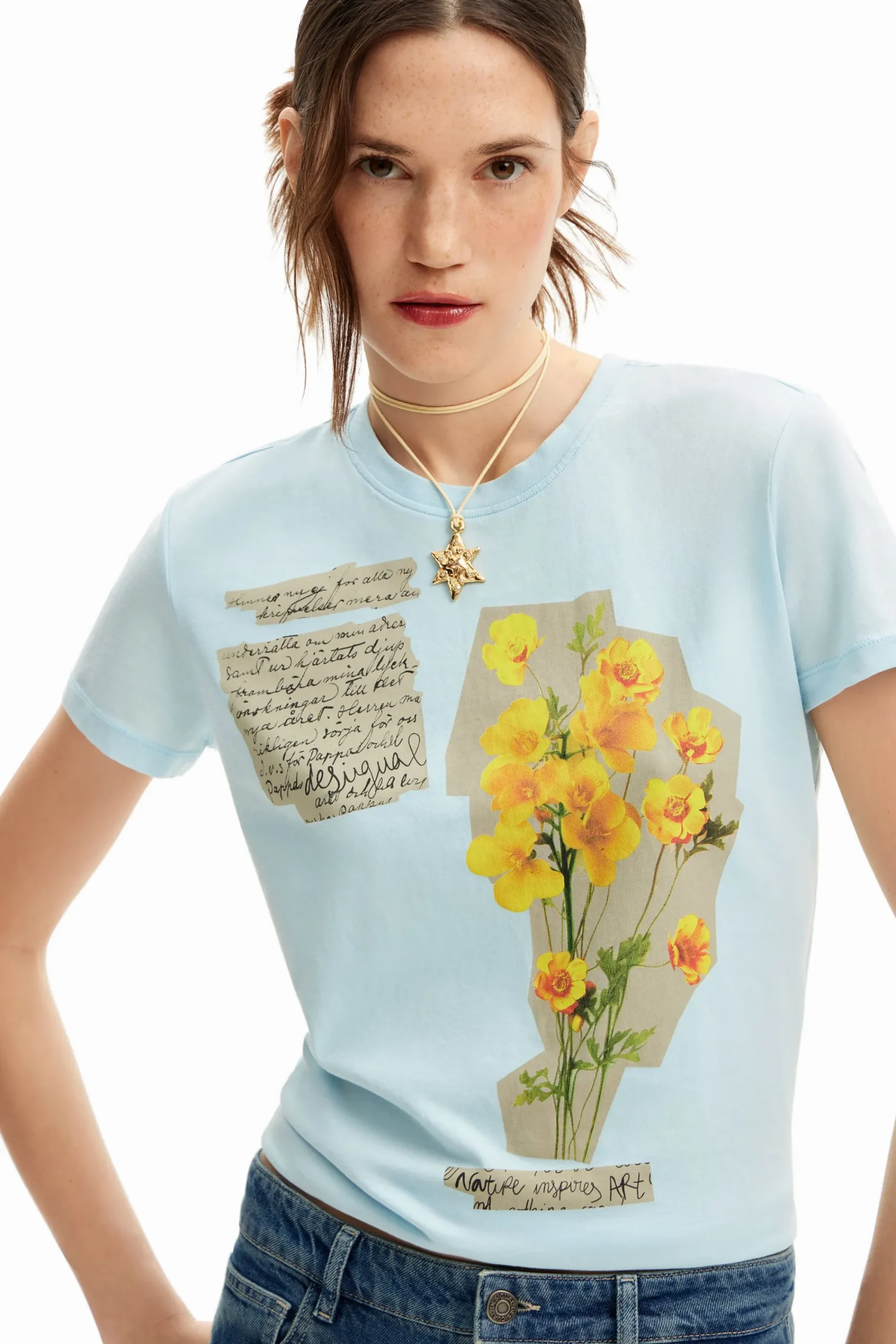 Camisas E Blusas|T-shirts<Desigual Camiseta com patches de flores