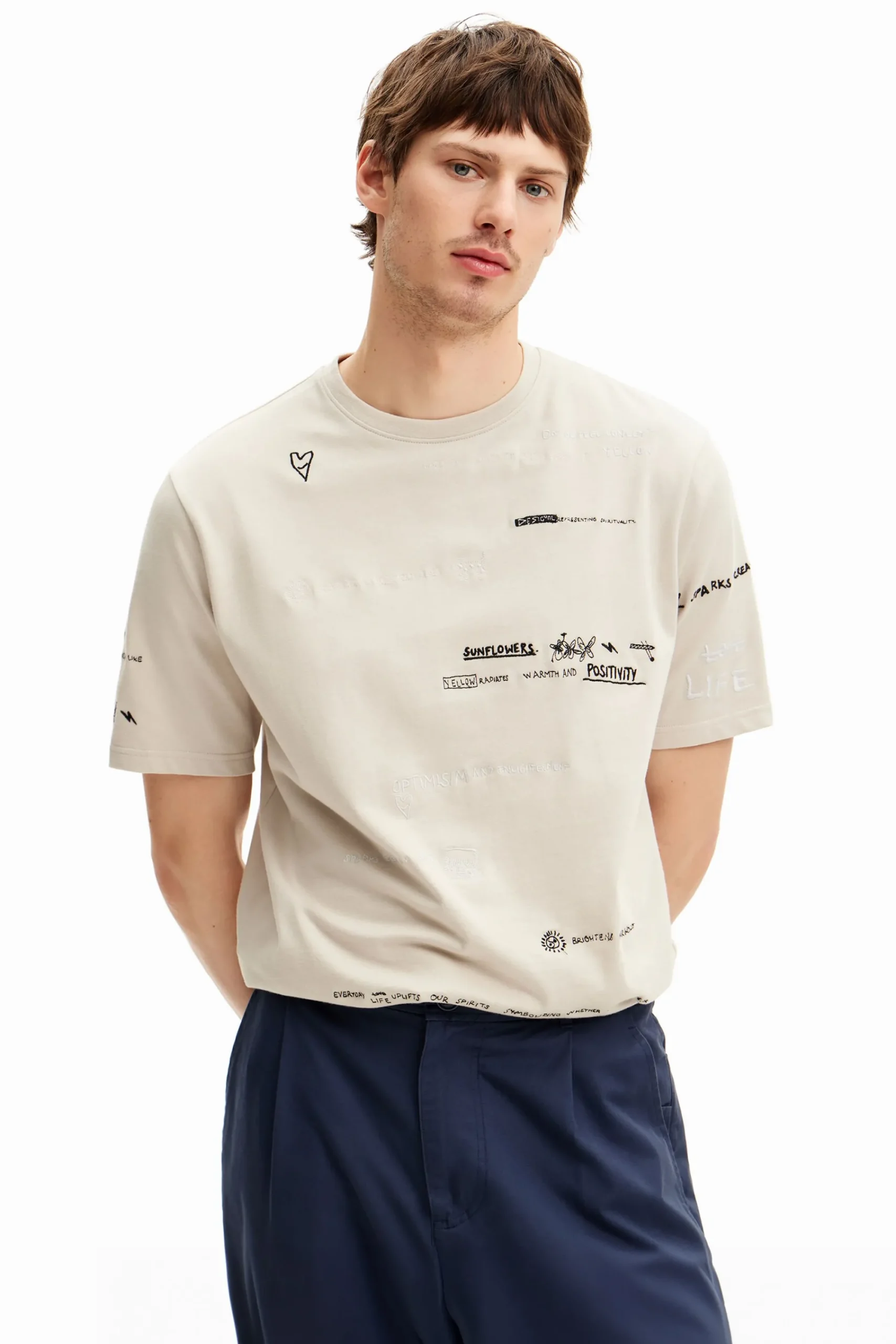 T-shirts<Desigual Camiseta de manga curta com design de lettering